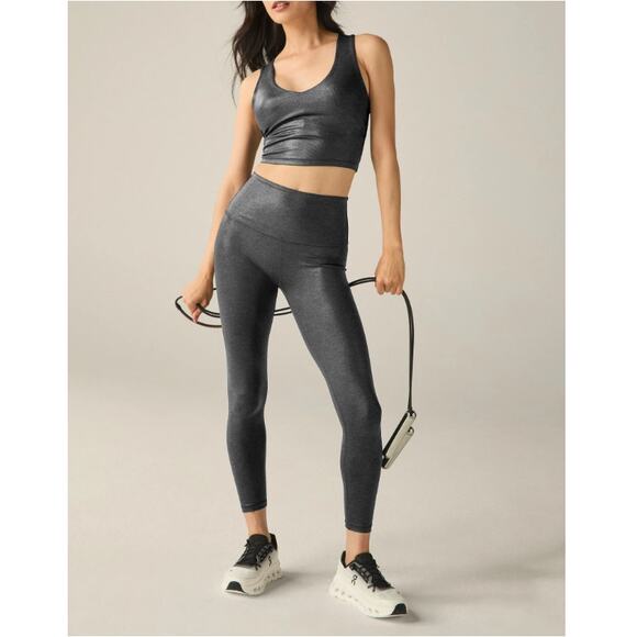 New BEYOND YOGA Women's Black Shine Heather Rib Glow On Cropped Tank Top Size XS - Picture 4 of 10